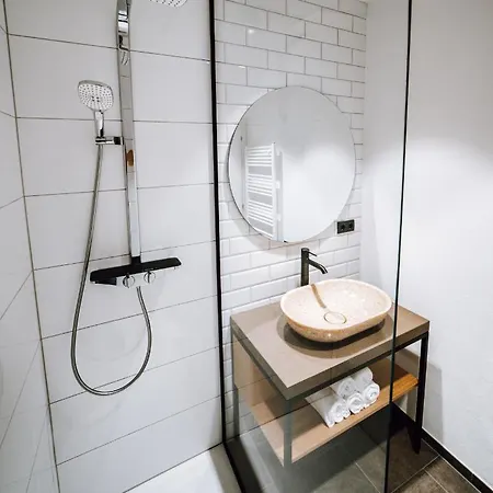 Mein Fast Hotel 4*