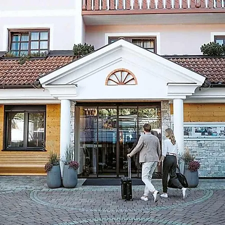 Hotell Mein Fast 4*