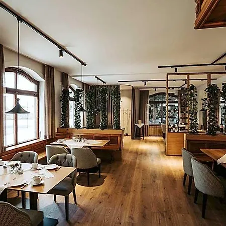 Hotell Mein Fast 4*