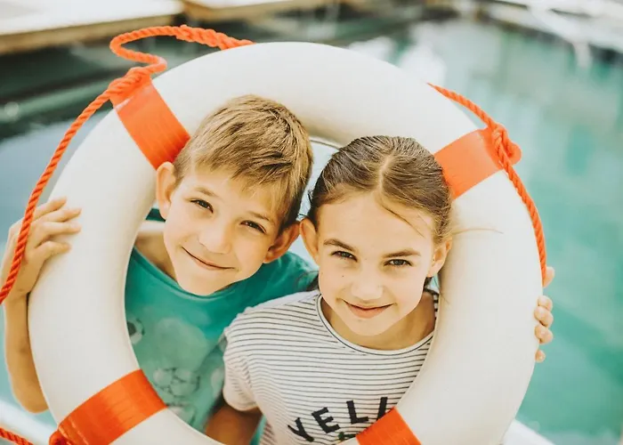 فندق Mein Fast 4*